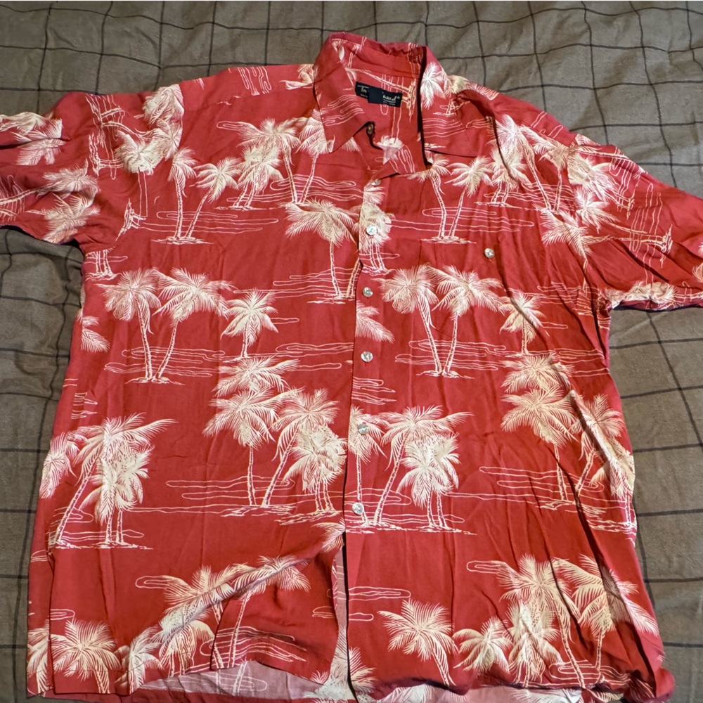 Tommy Bahama Red Palm Tree Hawaiian Button Up Shirt Men’s XL